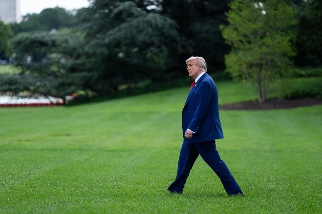 Ông Trump tính nới lỏng trừng phạt Iran, tranh cãi về thiệt hại của Tehran