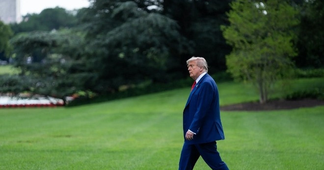 Ông Trump tính nới lỏng trừng phạt Iran, tranh cãi về thiệt hại của Tehran