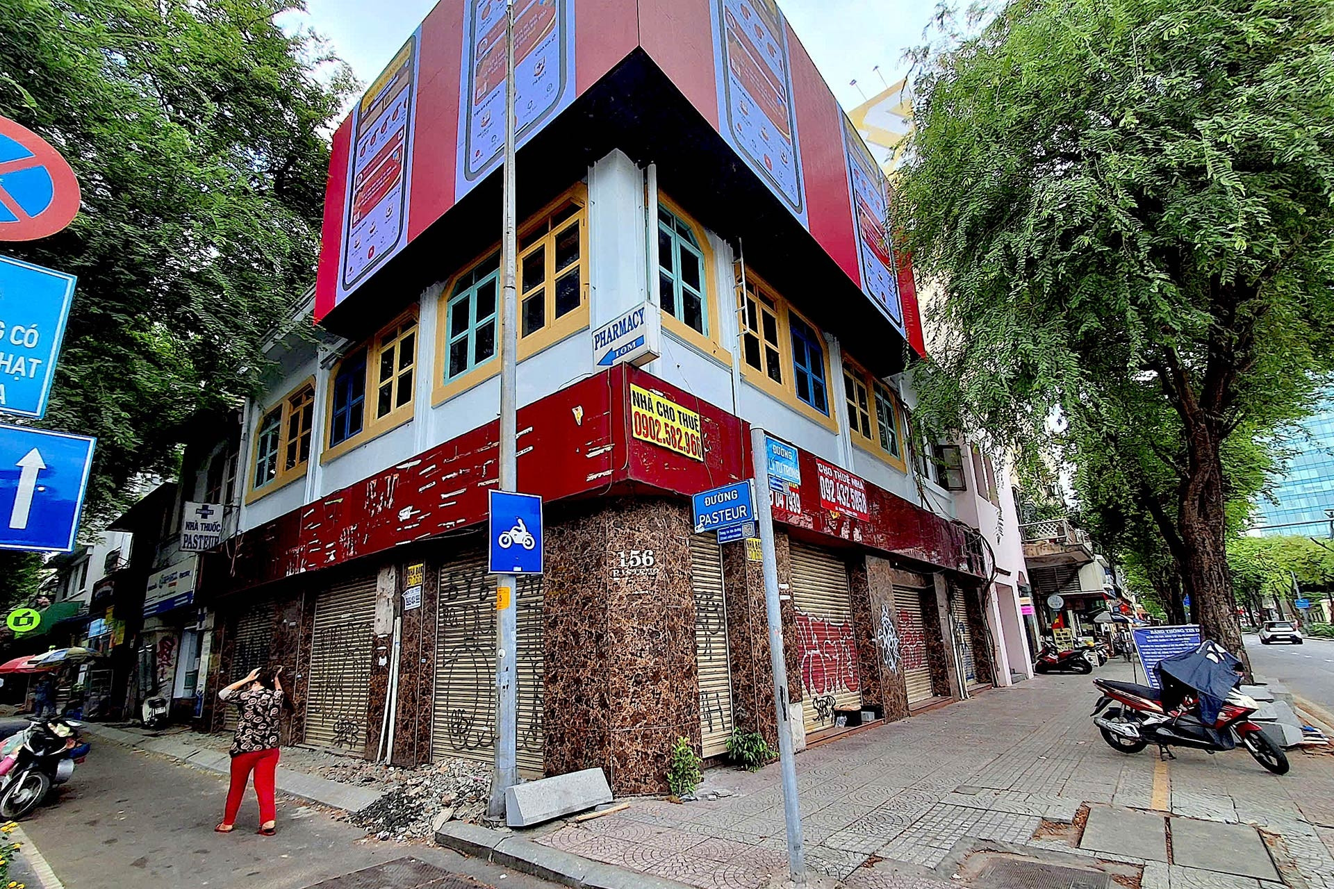 Mặt bằng trăm triệu/tháng ế khách, giá thuê vẫn cao chót vót