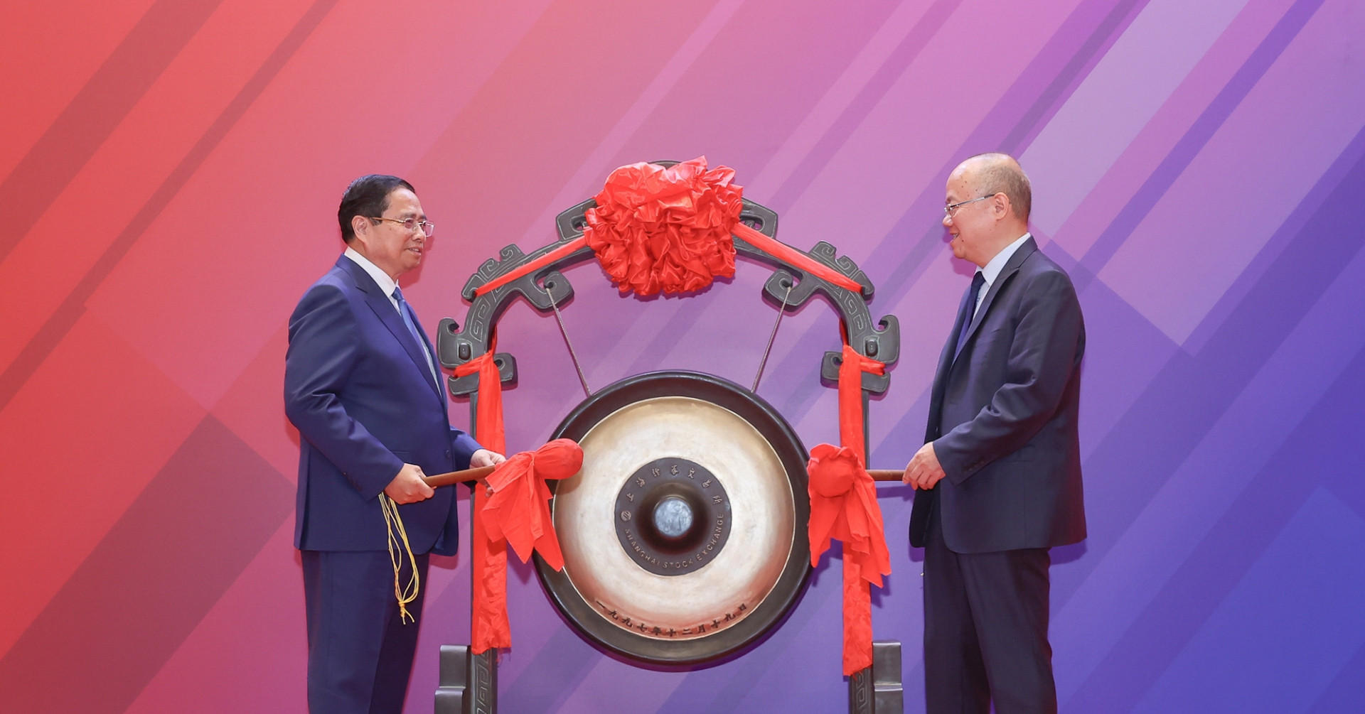 Thủ tướng thăm sàn chứng khoán lớn nhất châu Á