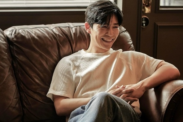 Thượng úy Ahn Jung-joon của 'Hậu duệ mặt trời' đến Đà Nẵng ra mắt phim