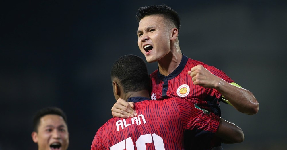 Trực tiếp bóng đá CAHN 3-1 Thể Công Viettel: Quang Hải ghi tuyệt phẩm