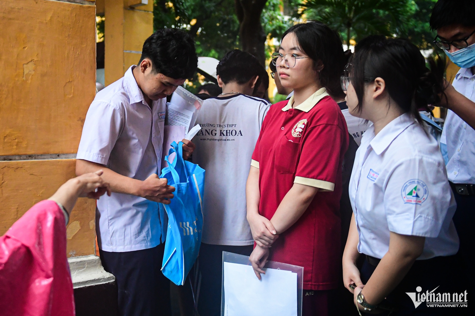 W-HCMC Nguyen Hue High School 16.jpg
