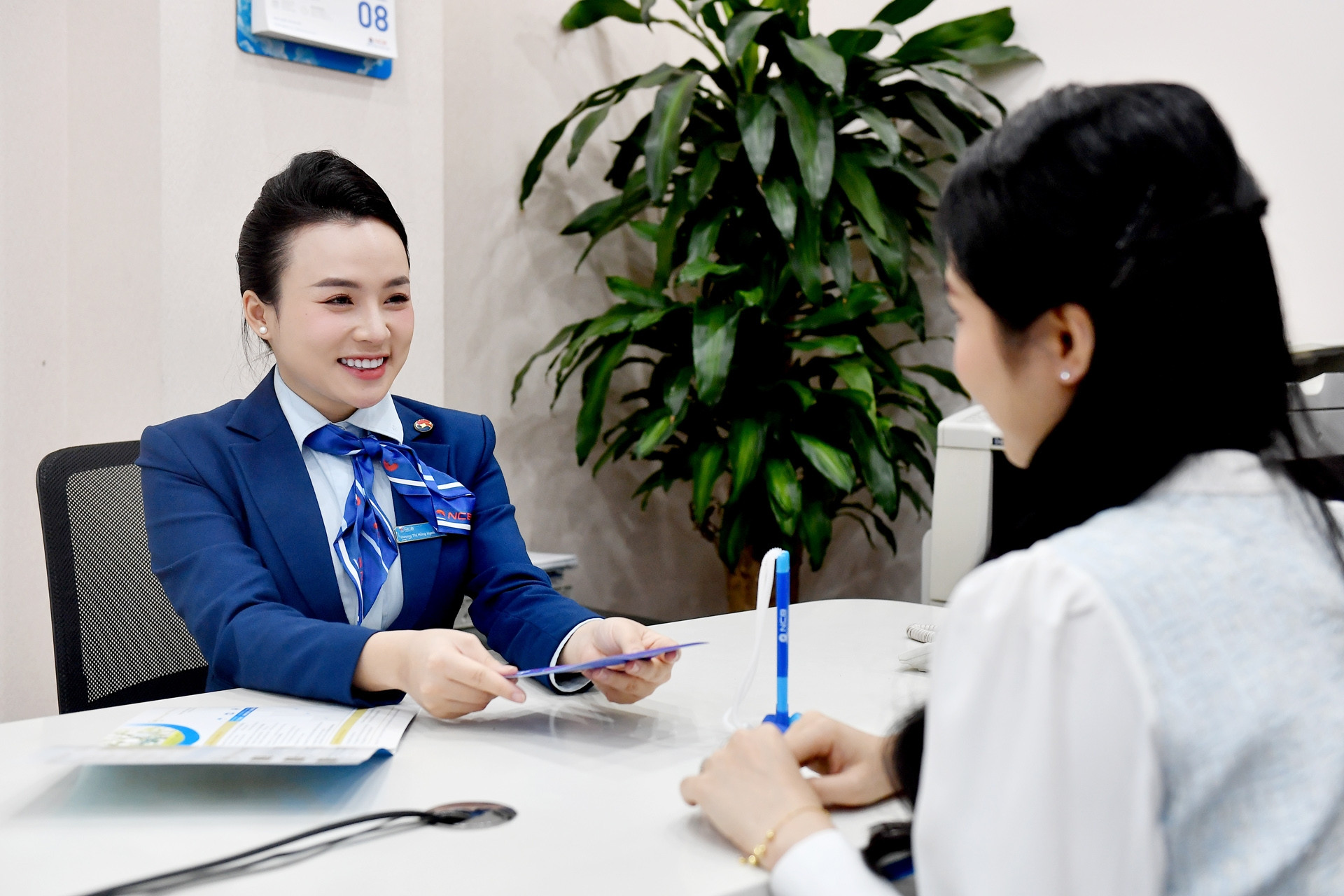 Lãi suất ngân hàng hôm nay 27/6/2025: Lãi suất liên ngân hàng tiếp tục giảm
