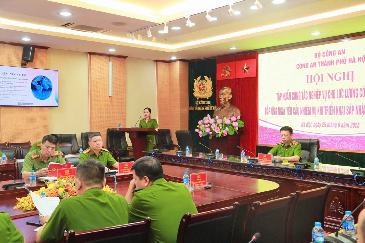 Công an Hà Nội tập huấn cho hơn 10.200 cán bộ, chiến sĩ chuẩn bị cho ngày 1/7