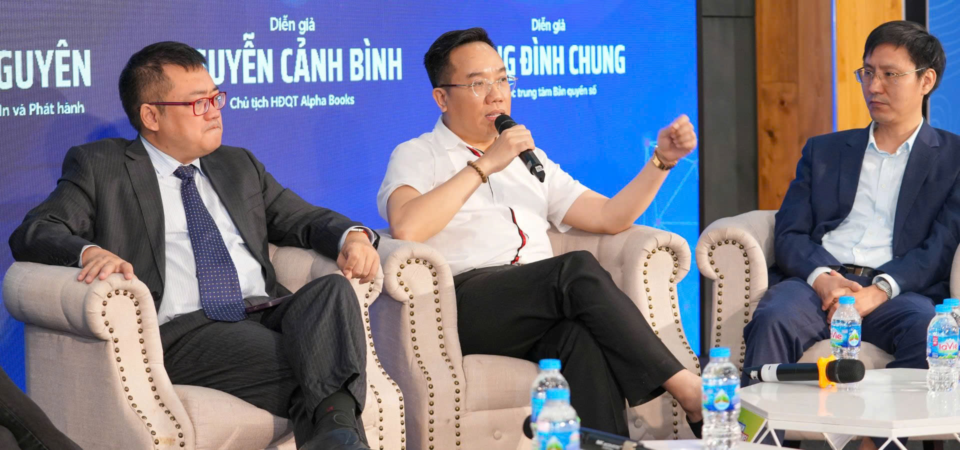 Bản quyền.jpg
