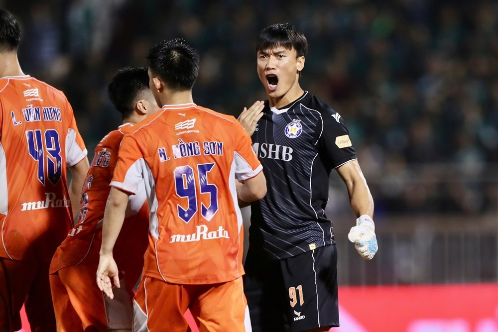 Cản phá 11m của Công Phượng, Bùi Tiến Dũng nghẹn ngào nói lời thật lòng