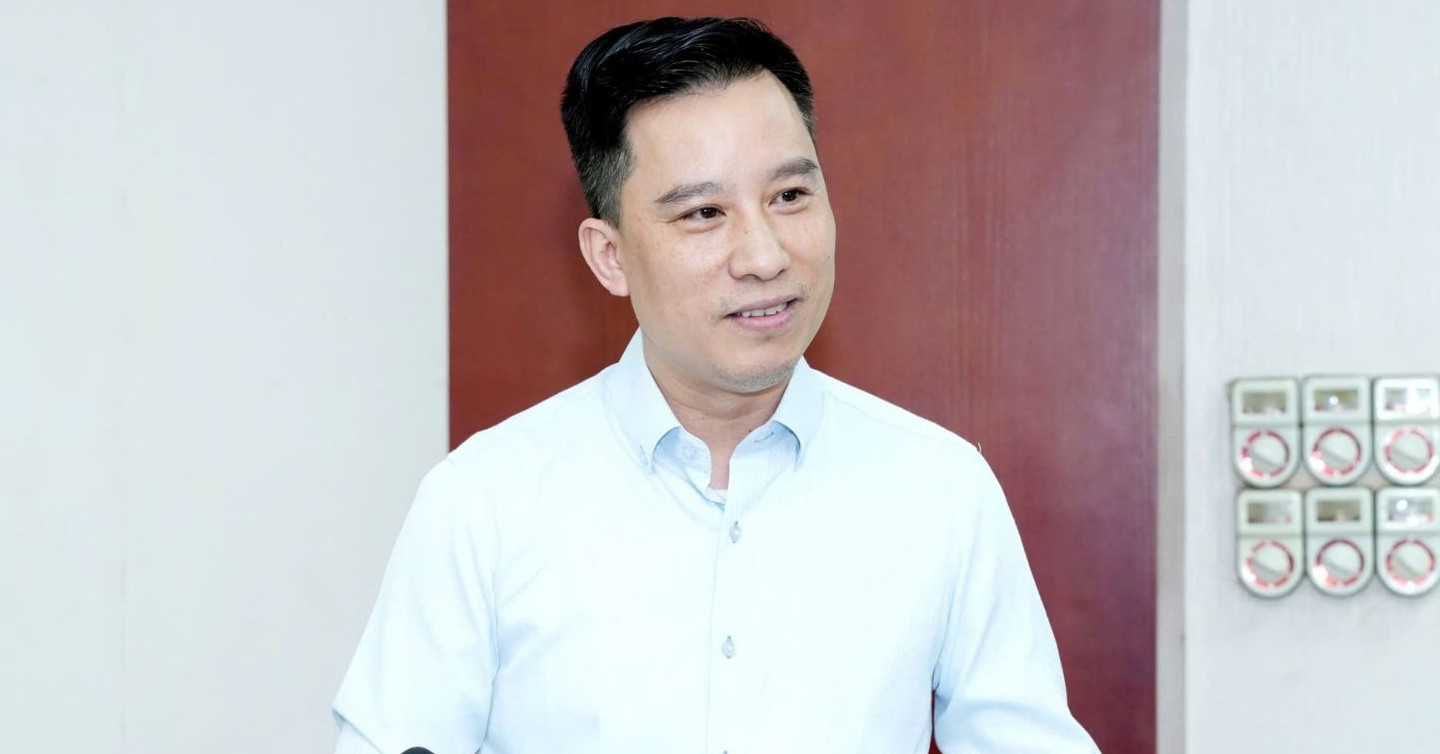 Gen Z 'Say Goodbye' Báo Chí Truyền Thống: ChatGPT - Cánh Cửa Thông Tin Mới & Thách Thức Kiểm Chứng