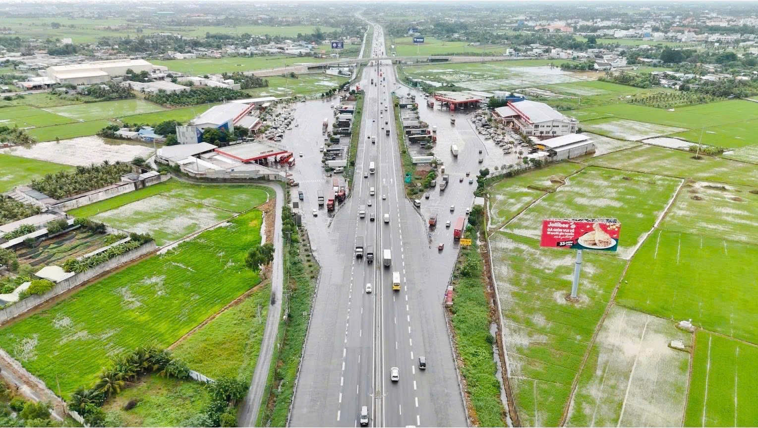 HINH_2_thumbnail_9b3dddb0 c03a 4294 ae8f de2ac6704e3c.jpeg