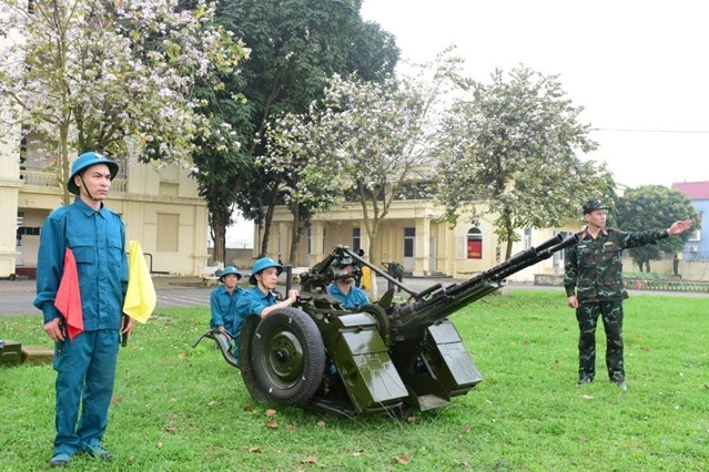 Lực lượng phòng không cấp xã được tổ chức thành trung đội súng máy phòng không