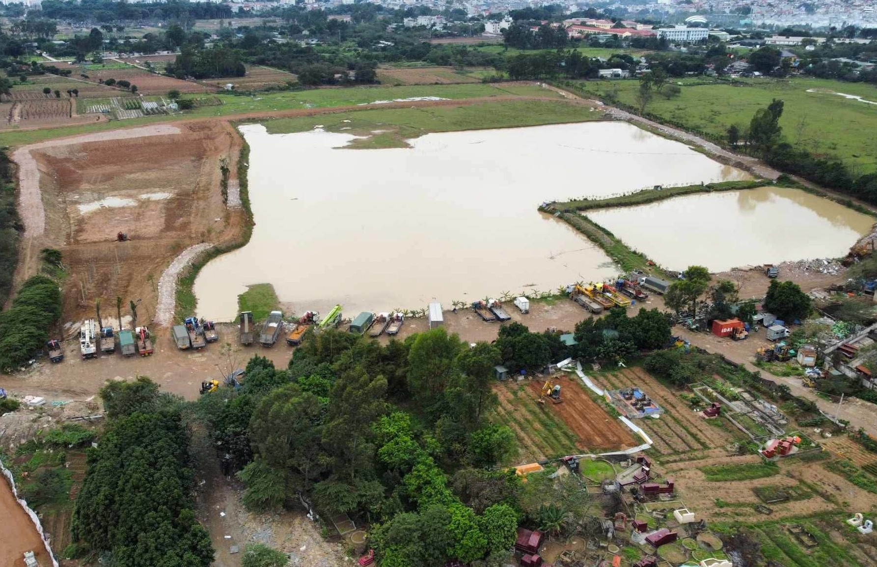 Mua bán đất nông nghiệp mà sổ đỏ ‘hết hạn sử dụng’ có phải xác nhận lại không?