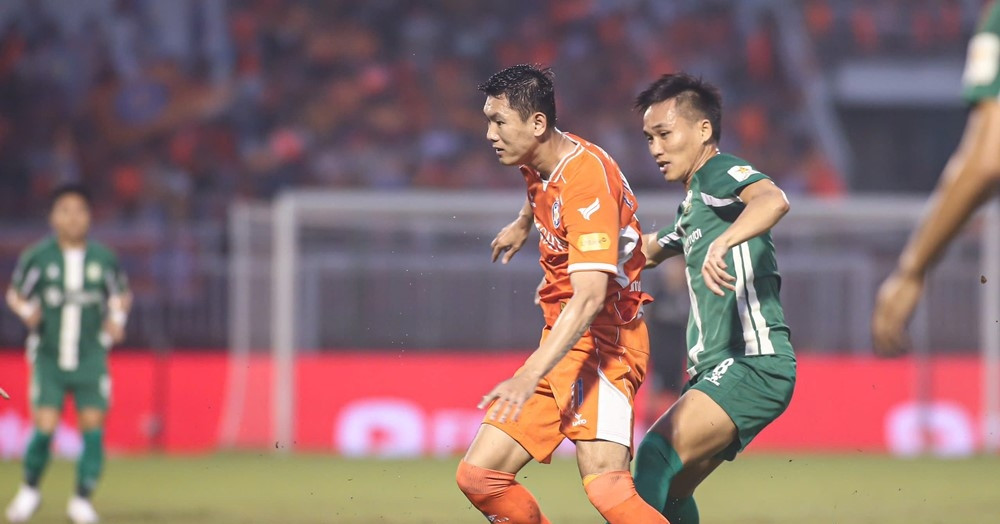 Trực tiếp bóng đá Đà Nẵng 0-0 Bình Phước: Bùi Tiến Dũng cản phá kép