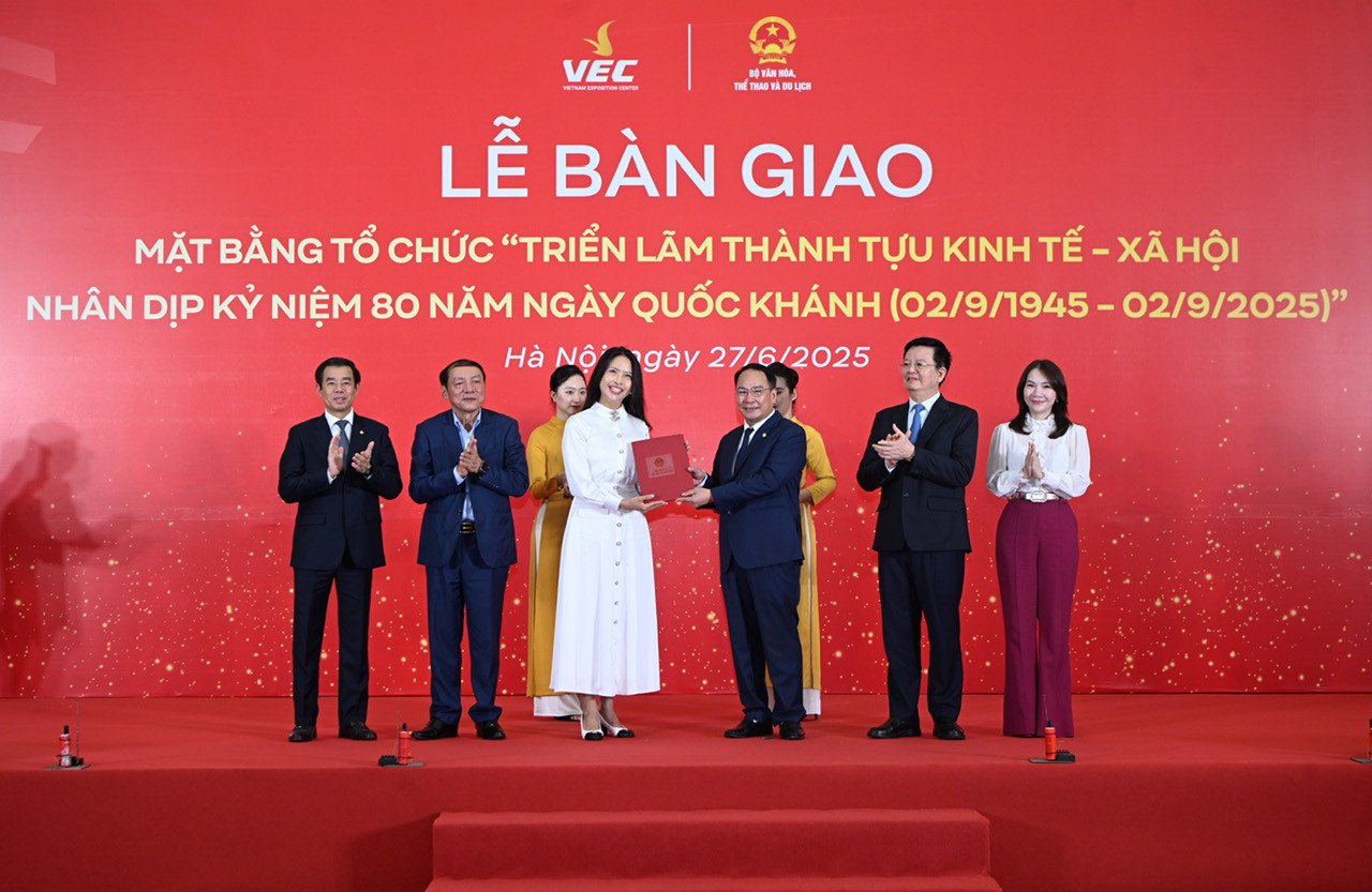 trung tam trien lam 3.jpg