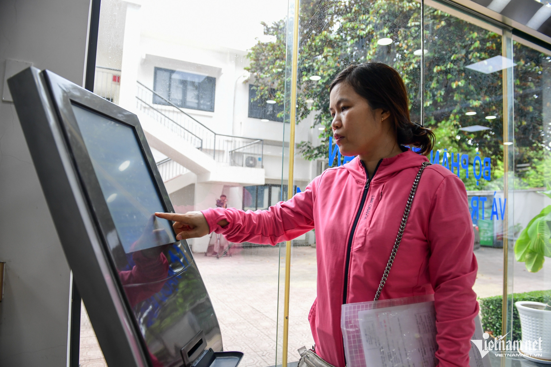 w thu tuc hanh chinh tphcm nguyen hue 22 68651.jpg