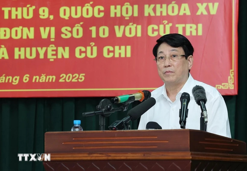 2806 chu tich nuoc tiep xuc cu tri 7.webp