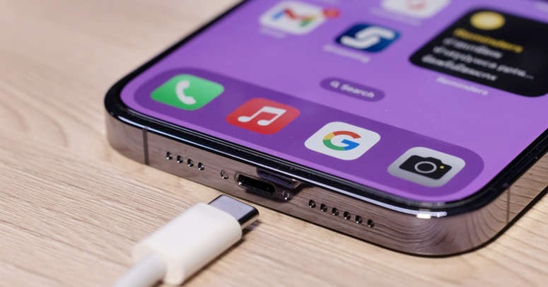 5 lý do iPhone sạc không vào và cách khắc phục