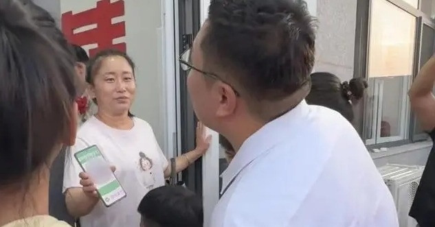 Bị ép chuyển tiền mới được đón dâu, phản ứng của chú rể khiến nhà gái bàng hoàng