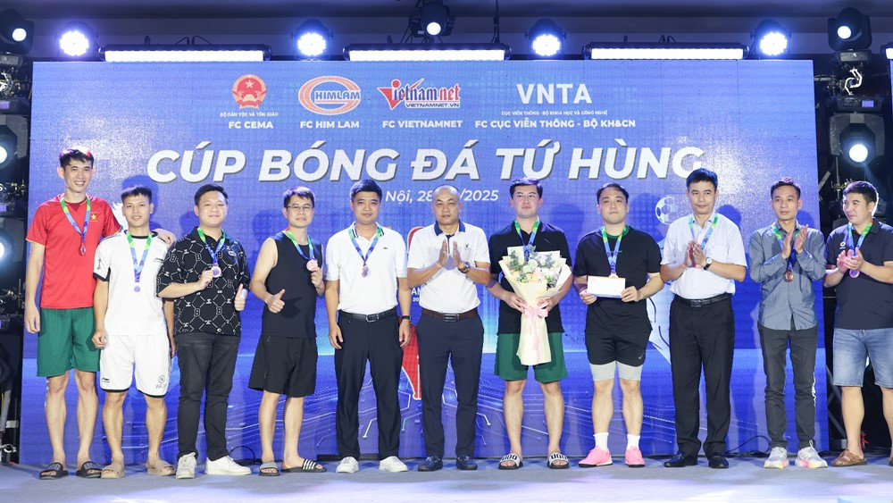 فٹ بال vnn 123.jpg