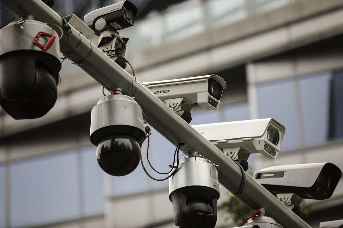 Canada cấm cửa Hikvision