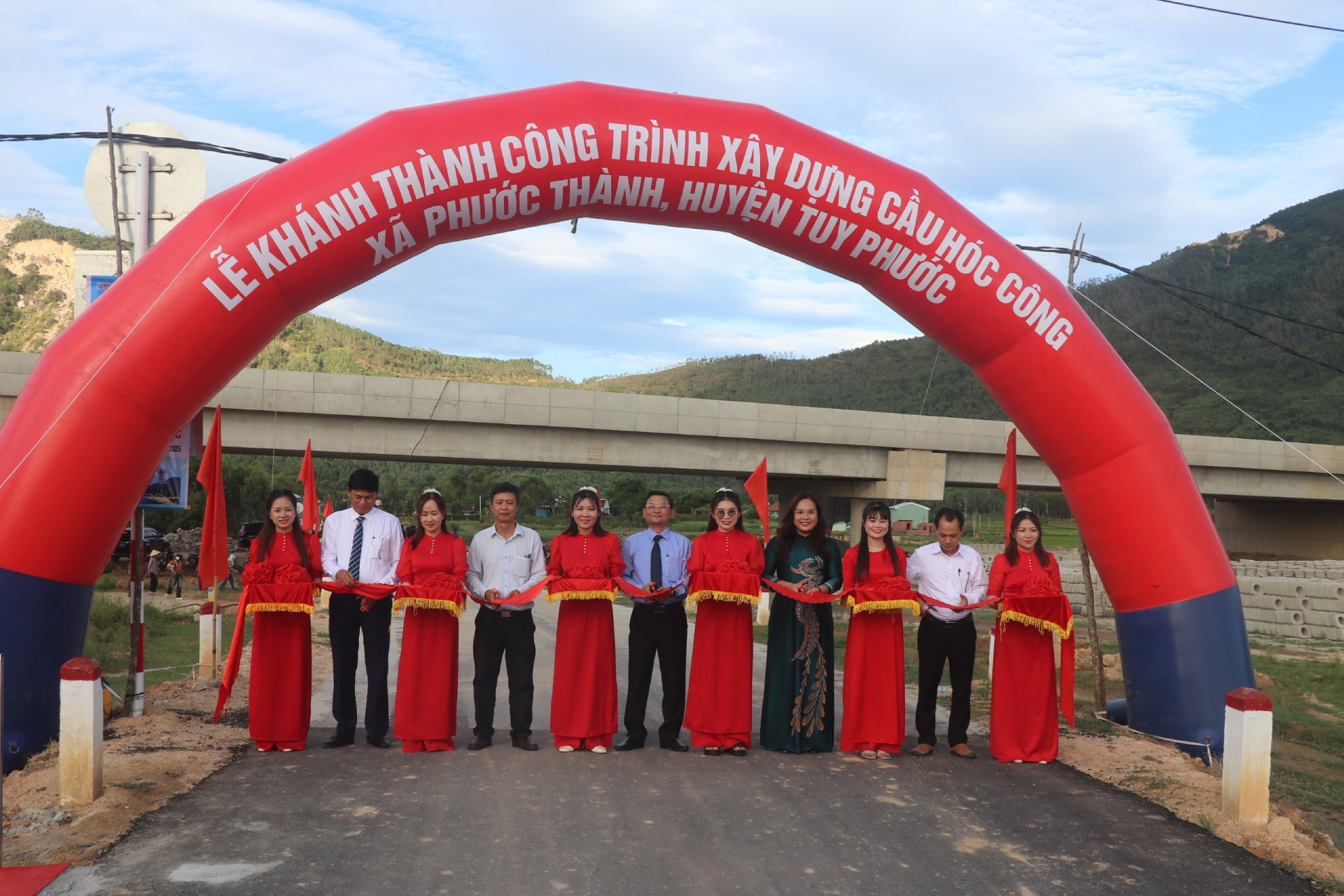 Cầu Hóc Công góp phần mở lối phát triển vùng quê Tuy Phước