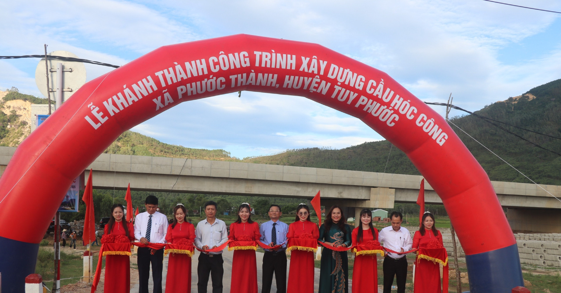 Cầu Hóc Công góp phần mở lối phát triển vùng quê Tuy Phước