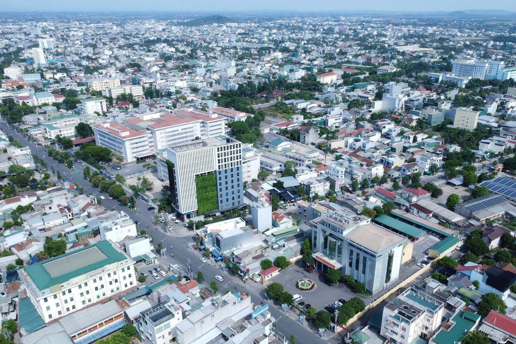 Chi tiết tên gọi, trụ sở 96 xã, phường, đặc khu của tỉnh Quảng Ngãi sau sáp nhập