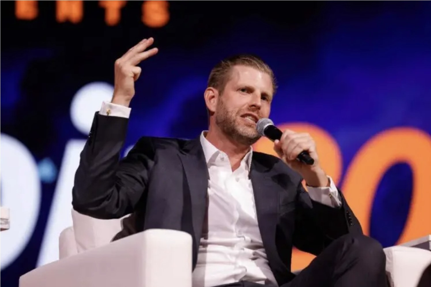 Con trai ông Trump nói về khả năng tranh cử tổng thống Mỹ sau khi cha mãn nhiệm