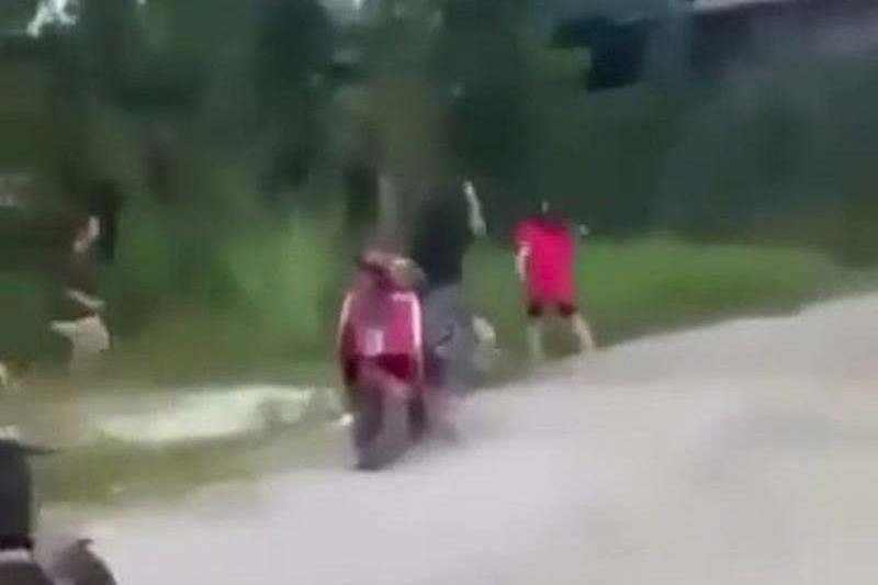 Công an điều tra nhóm nữ sinh dùng hung khí đánh nhau khiến 2 người bị thương