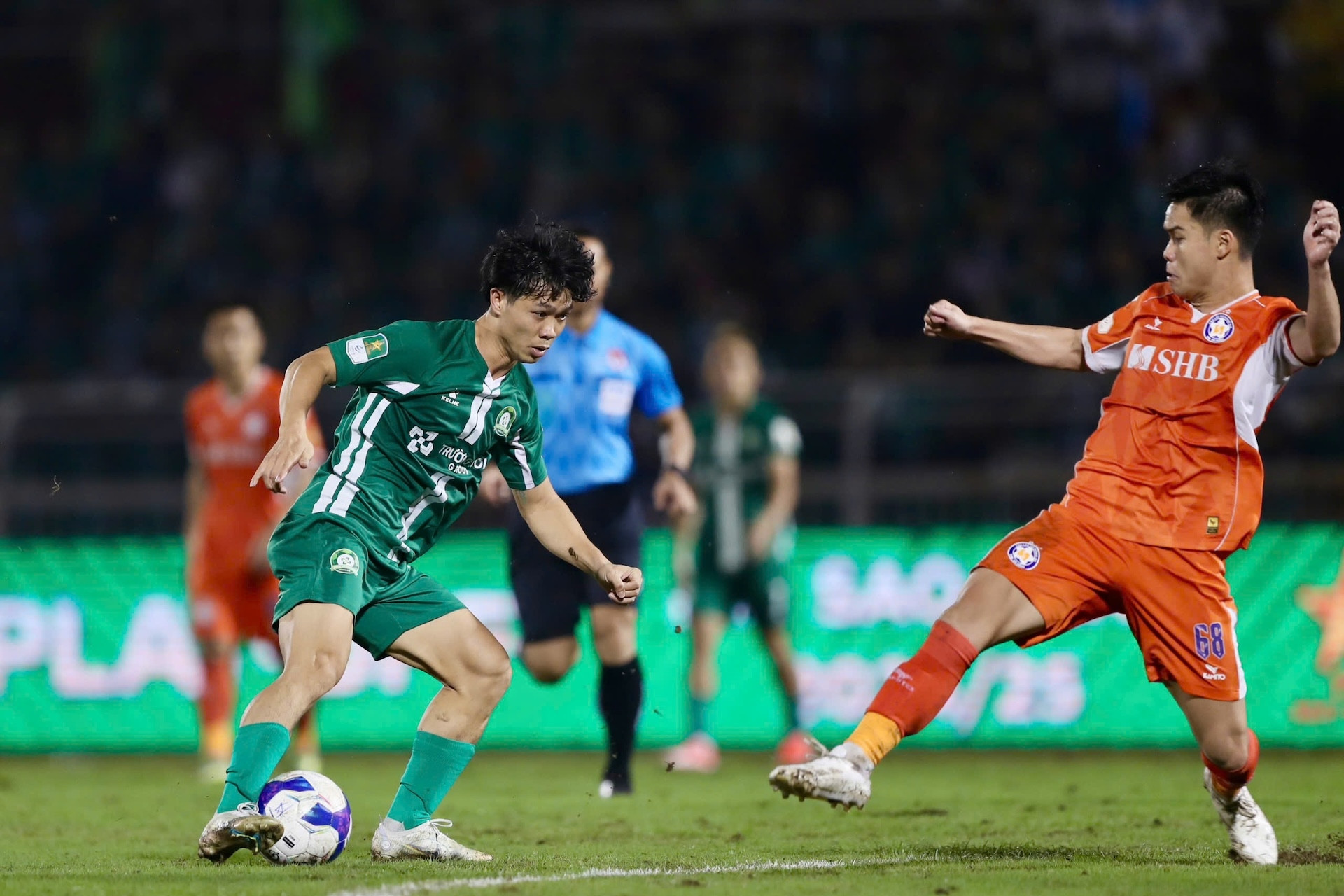 Công Phượng và Bình Phước hụt vé V-League: Tiền không là tất cả