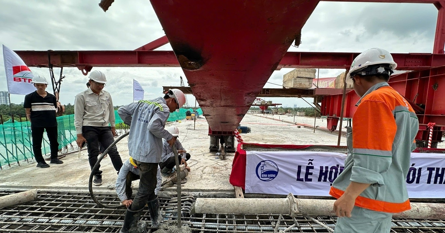 Hợp long cầu nối Bình Dương và TPHCM thuộc dự án Vành đai 3