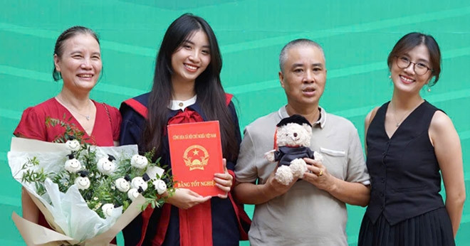 Mẹ tiến sĩ, bố kỹ sư, hai con giỏi giang: Tình yêu giúp dựng lên mái ấm