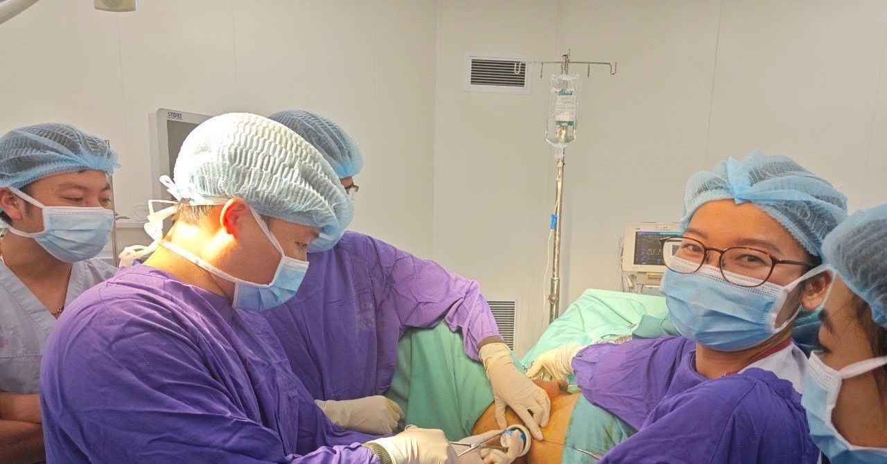 Nam thanh niên 24 tuổi vào viện cấp cứu sau 30 phút dùng đồ chơi tình dục tự chế