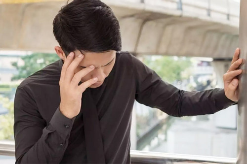 Những dấu hiệu đau đầu nguy hiểm phải đi cấp cứu ngay