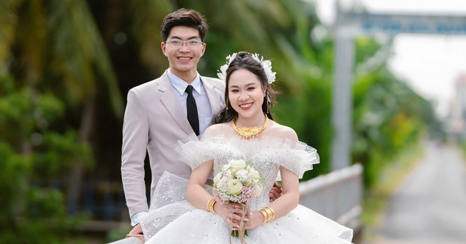 Thuê sân hàng xóm 1 năm, chàng trai Tiền Giang cưới luôn con gái chủ nhà
