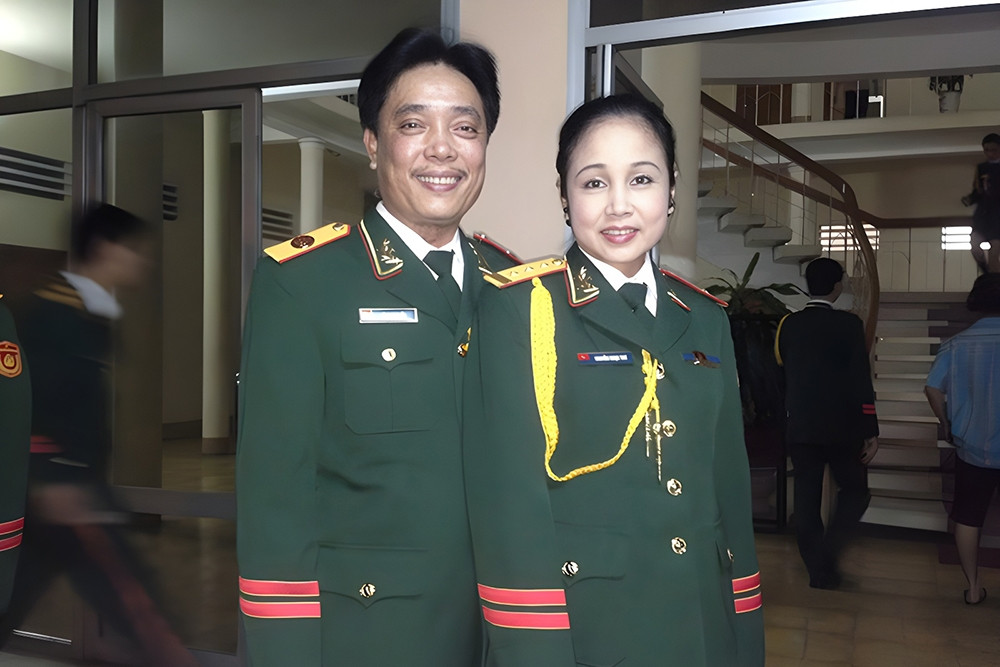 'Trùm vai đểu' Minh Tuấn tiết lộ về hôn nhân ngọt ngào với Đại tá, NSND Ngọc Thư