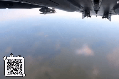 Video tiêm kích Ukraine phóng bom lượn mới sao chép hình dáng vũ khí Nga