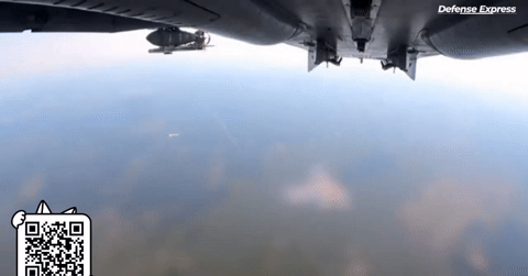 Video tiêm kích Ukraine phóng bom lượn mới sao chép hình dáng vũ khí Nga