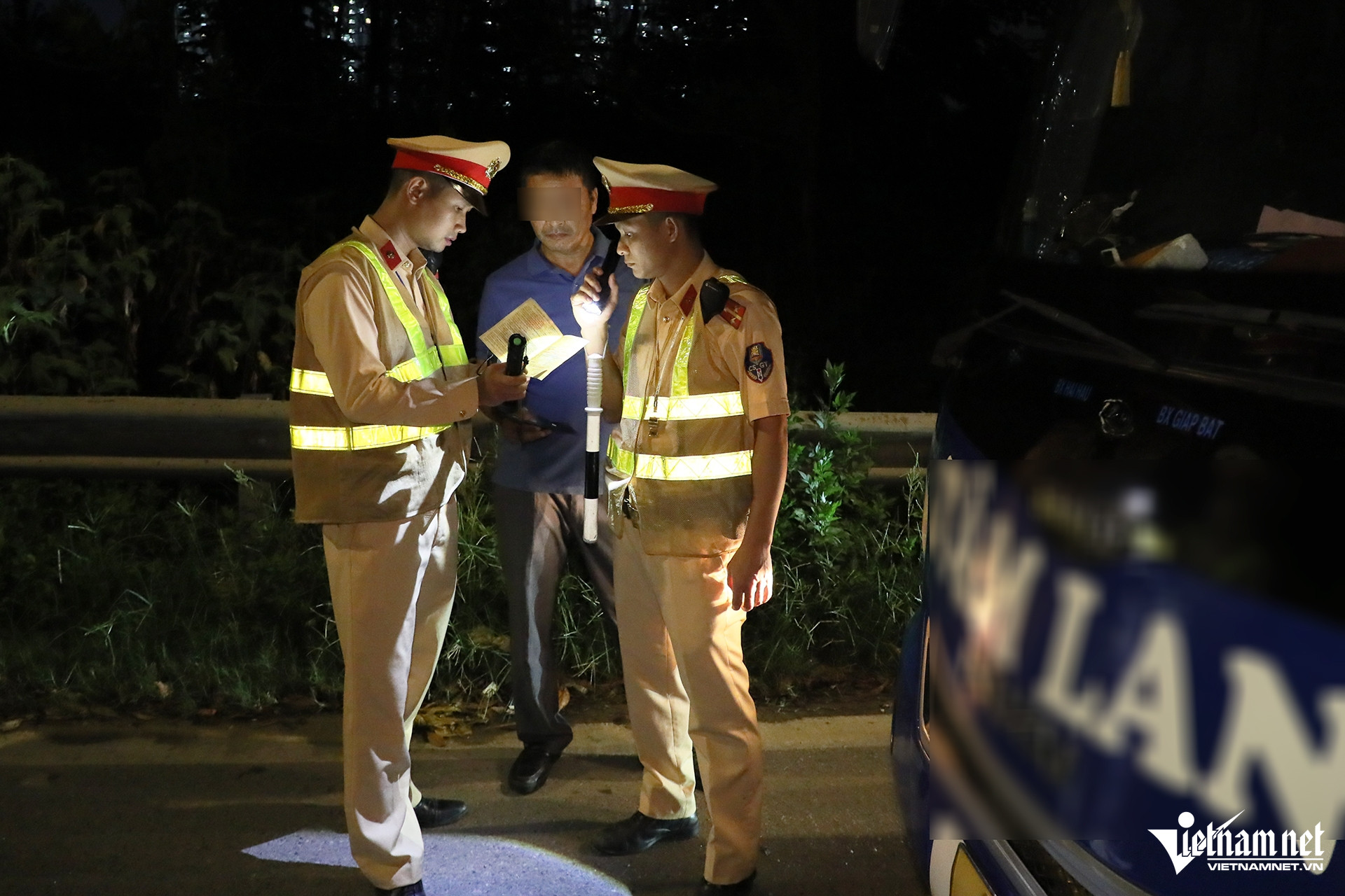 W-kiem tra xe khach 1.JPG.jpg