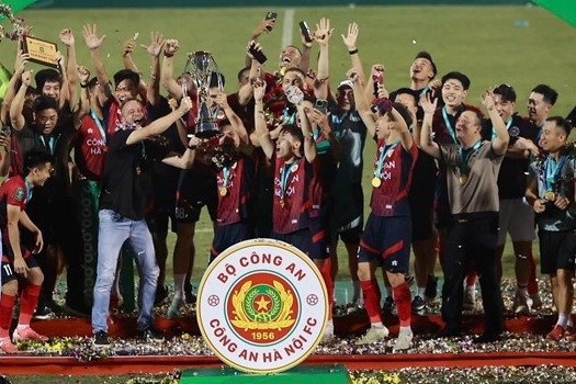 Bản tin cuối ngày 29/6: CAHN thắng đậm SLNA, vô địch Cúp Quốc gia