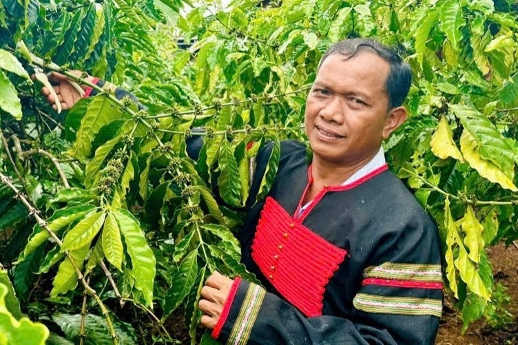 Buôn trưởng người Ê Đê quyết tâm giữ 20 bộ chiêng cổ cho buôn làng