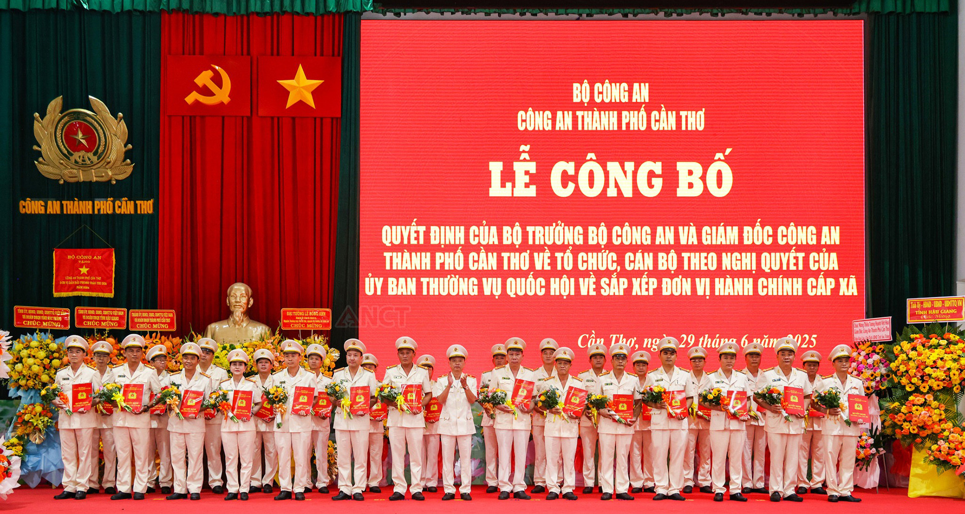 Các trưởng phòng.jpg