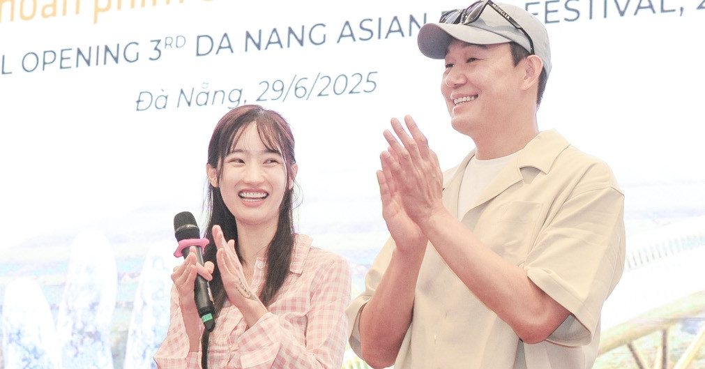 Dàn sao đình đám hội tụ trên thảm đỏ khai mạc Liên hoan phim Châu Á Đà Nẵng 2025