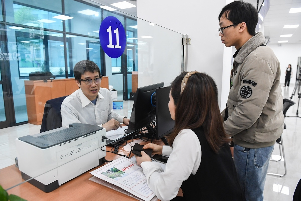 Không được từ chối giải quyết thủ tục hành chính với lý do sắp xếp bộ máy
