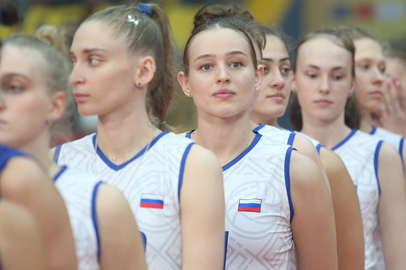 Ngắm dàn chân dài bóng chuyền khoe sắc ở VTV Cup