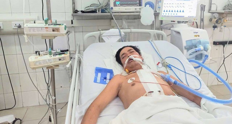 Nghẹn lòng cảnh con bị Down,cha bệnh tim không tiền chữa bệnh muốn xin xuất viện