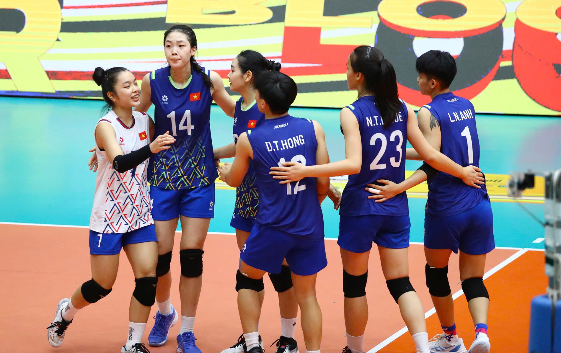 pham quynh huong 1.jpg