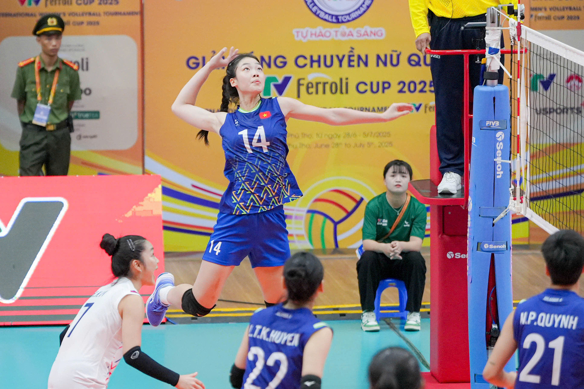 pham quynh huong 5.jpg