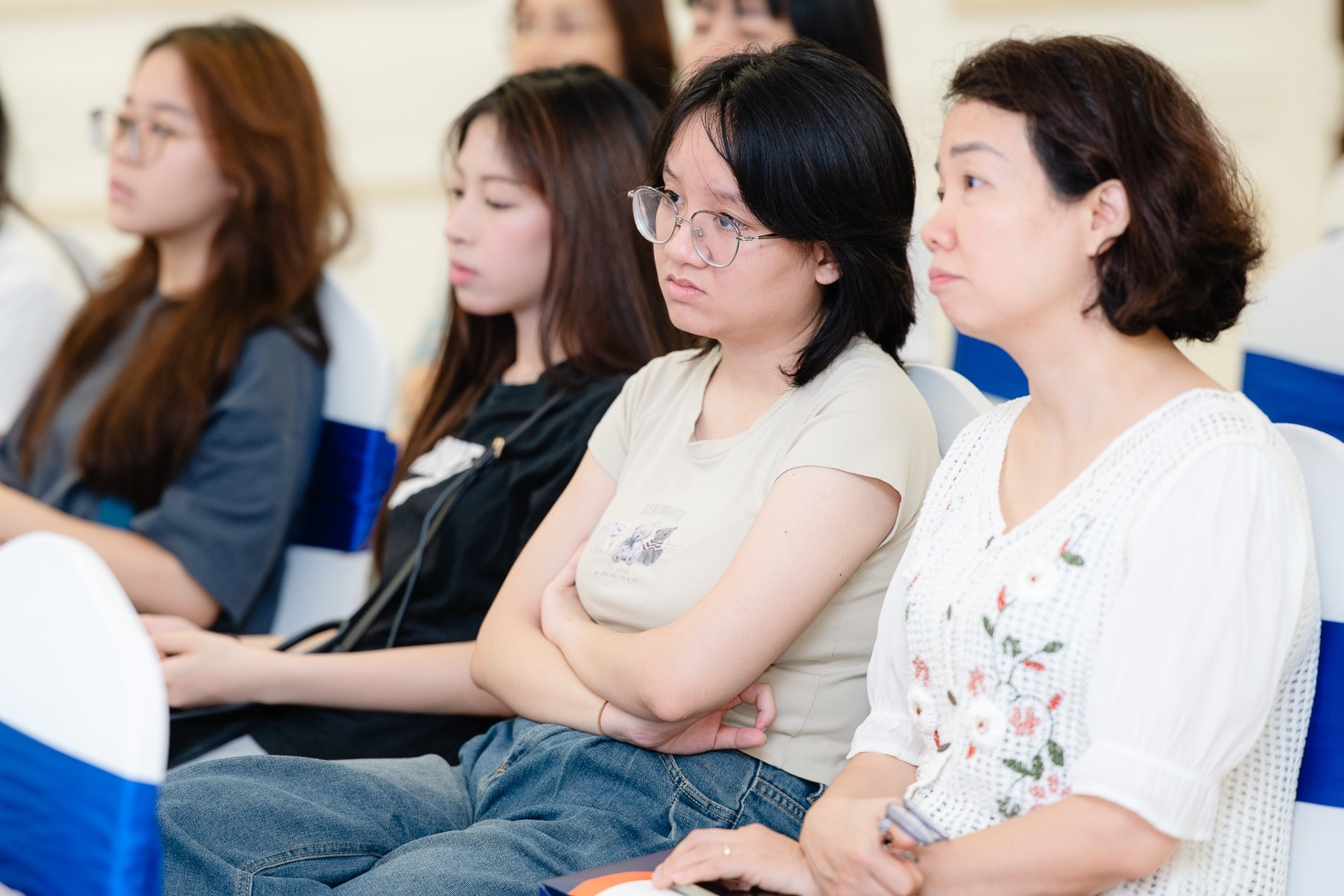 phụ huynh học sinh.jpg