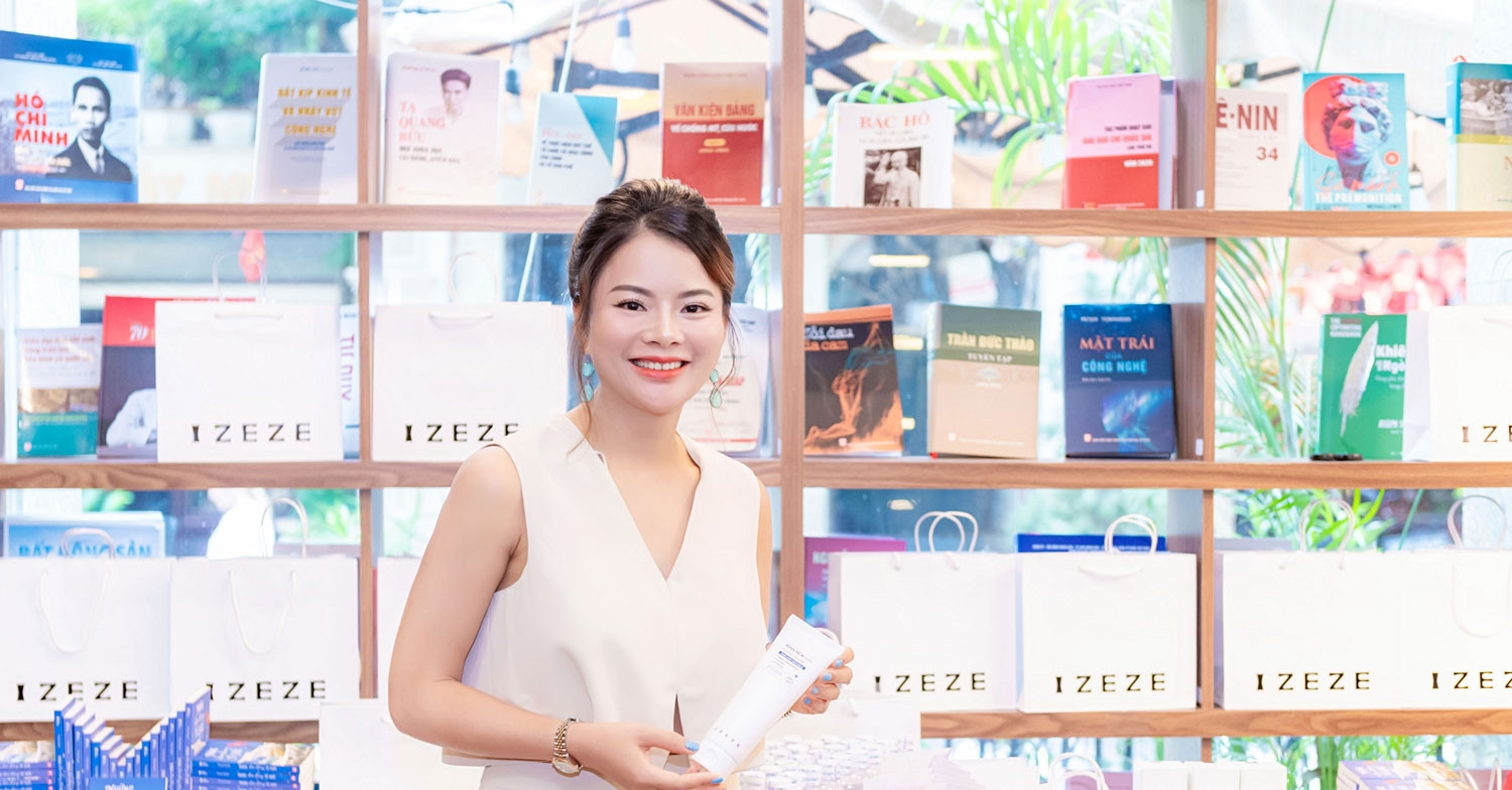 Tình yêu quê hương và khát vọng kết nối văn hóa của nhà văn biết 4 ngoại ngữ