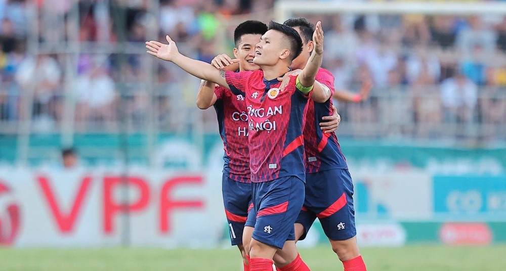 Trực tiếp bóng đá SLNA 0-3 CAHN: Đội khách 'out trình'